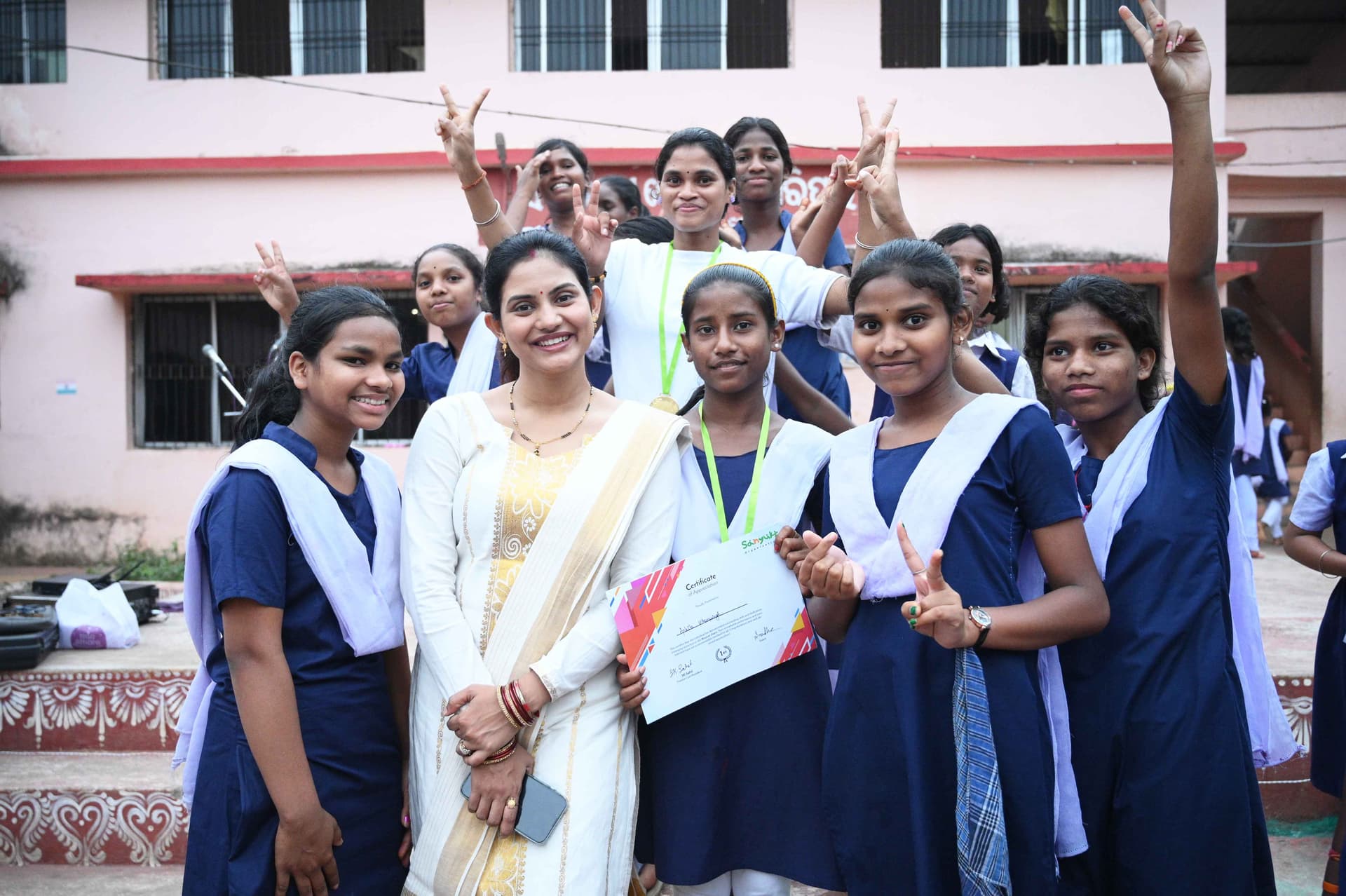 Sanyukt volunteers gathered together for a community clean-up in Odisha